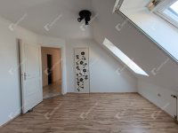 Eladó családi ház, Sopronban 119 M Ft, 7 szobás