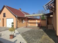 Eladó családi ház, Algyőn 129 M Ft, 5 szobás