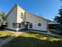 Eladó családi ház, Baján 145 M Ft, 5 szobás
