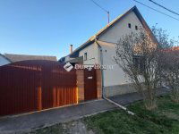 Eladó családi ház, Udvaron 32.5 M Ft, 3 szobás