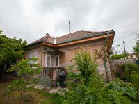 Eladó családi ház