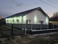 Eladó családi ház, Tápiószelén 44.9 M Ft, 2 szobás