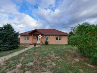 Eladó családi ház, Siklóson 52.9 M Ft, 4 szobás