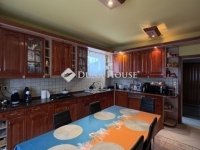 Eladó családi ház, Vecsésen 149.99 M Ft, 5 szobás