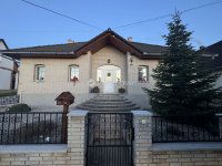 Eladó családi ház