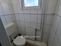 Eladó családi ház, Pápán 249 M Ft, 9+11 szobás