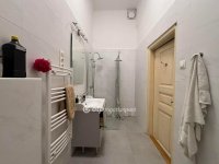 Eladó téglalakás, V. kerületben 164.9 M Ft, 2 szobás