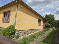 Eladó családi ház, Pécsett 67.5 M Ft, 3 szobás