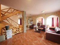 Eladó családi ház, Csömörön 117.9 M Ft, 4 szobás