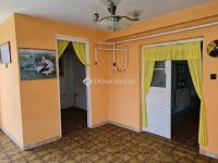 Eladó családi ház, Szegeden 105 M Ft, 3 szobás