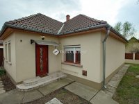 Eladó családi ház, Kecskeméten 79.9 M Ft, 4 szobás