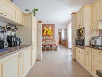 Eladó családi ház, Szegeden 199 M Ft, 7 szobás