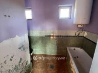 Eladó családi ház, Ároktőn 2.2 M Ft, 3 szobás