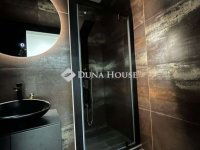 Eladó családi ház, Vecsésen 150 M Ft, 4 szobás