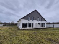 Eladó családi ház, Baján 99.7 M Ft, 8 szobás