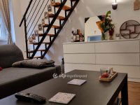 Eladó téglalakás, VI. kerületben 54 M Ft, 1 szobás