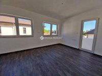 Eladó családi ház, Szegeden 180 M Ft, 1+5 szobás