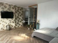 Eladó családi ház, Balatonalmádiban 252 M Ft, 5 szobás