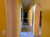 Eladó családi ház, Taksonyon 349 M Ft, 9 szobás