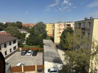 Eladó panellakás, Komáromban 36 M Ft, 2 szobás