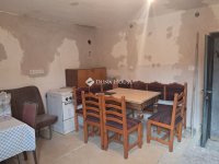 Eladó családi ház, Szászváron 3.4 M Ft, 1 szobás