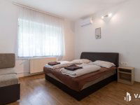 Eladó családi ház, Siófokon 389 M Ft, 9 szobás