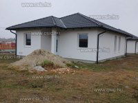 Eladó családi ház, Kiskunlacházán 79.2 M Ft, 5 szobás