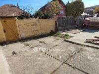 Eladó családi ház, Jászberényben 28 M Ft, 1+4 szobás