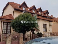 Eladó ikerház, Pécsett, Lőcse utcában 59 M Ft, 4 szobás