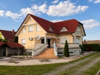 Eladó családi ház, Bólyban 135 M Ft, 6 szobás