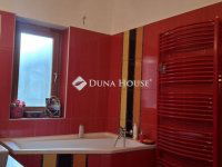 Eladó családi ház, Pécsett 115 M Ft, 4+1 szobás