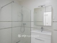 Eladó téglalakás, Balatonkenesén 119.5 M Ft, 3 szobás