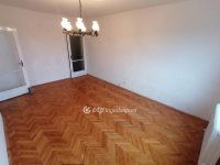 Eladó panellakás, Debrecenben 59.9 M Ft, 3 szobás