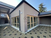 Eladó téglalakás, Szekszárdon 135 M Ft, 4 szobás