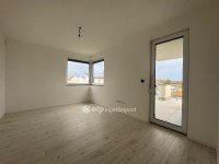 Eladó sorház, Velencén 205 M Ft, 5 szobás / költözzbe.hu