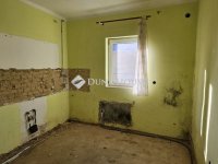 Eladó családi ház, Pécsett 49 M Ft, 3 szobás