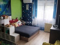 Eladó panellakás, Pécsett 47.5 M Ft, 3 szobás