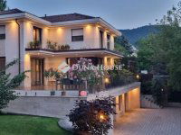 Eladó családi ház, III. kerületben 650 M Ft, 6 szobás