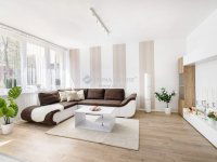 Eladó családi ház, XII. kerületben 395 M Ft, 14 szobás