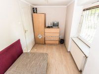 Eladó családi ház, Szombathelyen 95 M Ft, 9 szobás