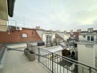 Eladó téglalakás, VI. kerületben 134.9 M Ft, 4 szobás