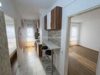 Kiadó panellakás, albérlet, Pécsett 110 E Ft / hó, 2 szobás