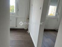 Eladó panellakás, XV. kerületben 82 M Ft, 3+1 szobás