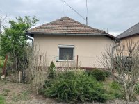 Eladó családi ház, Tiszafüreden 25 M Ft, 1 szobás