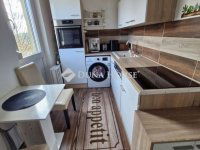 Eladó panellakás, Pécsett 61.99 M Ft, 3 szobás