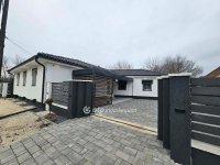 Eladó családi ház, Szolnokon 60 M Ft, 3 szobás