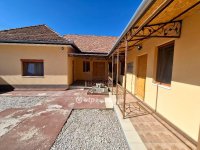 Eladó családi ház, Cegléden 78 M Ft, 5 szobás