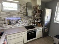 Eladó családi ház, Pécsett 133 M Ft, 4 szobás