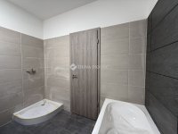 Eladó családi ház, XVIII. kerületben 240 M Ft, 5 szobás