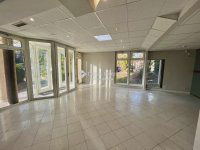 Eladó üzlethelyiség